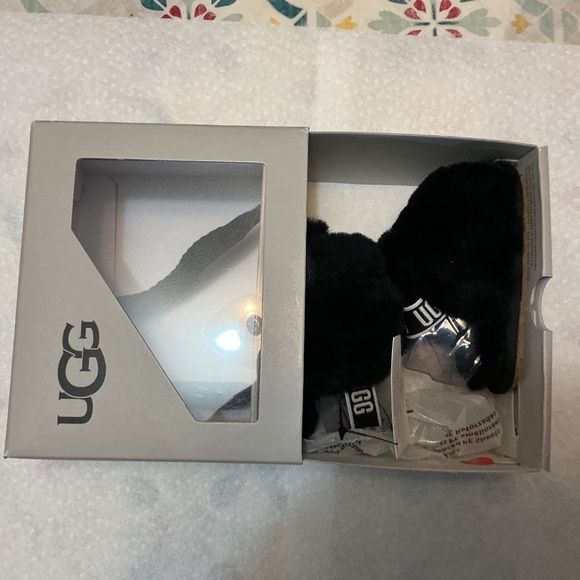 Uggs 1 fluff yeah slide - Picture 2 of 5